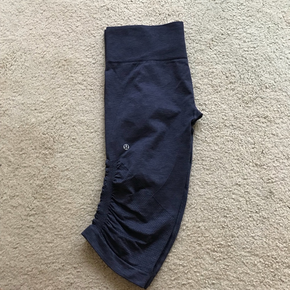 Lululemon In the Flow crop